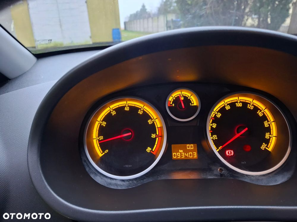 Opel Corsa 1.4 16V Satellite - 8