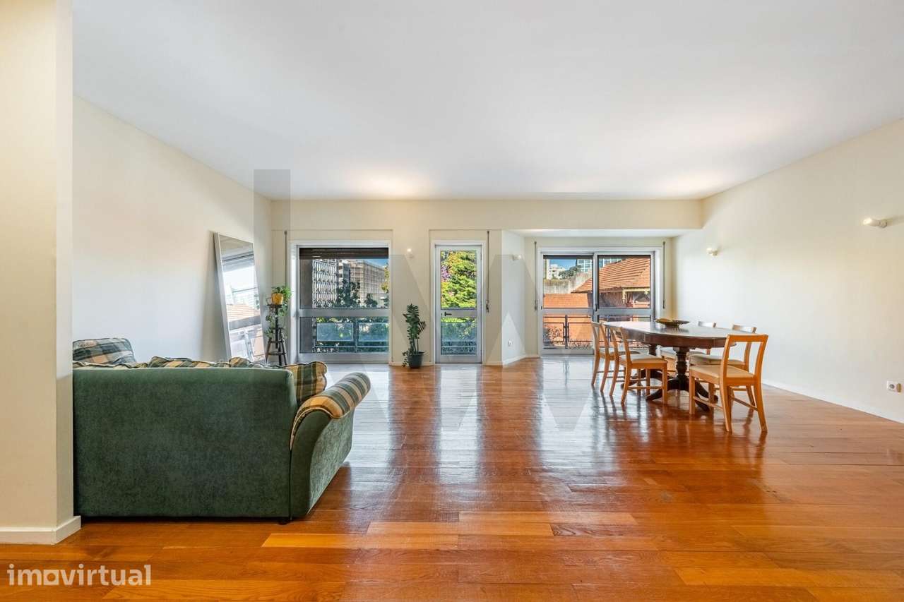 Apartamento T3 com 131 m2 na Avenida da Boavista - Grande imagem: 3/38