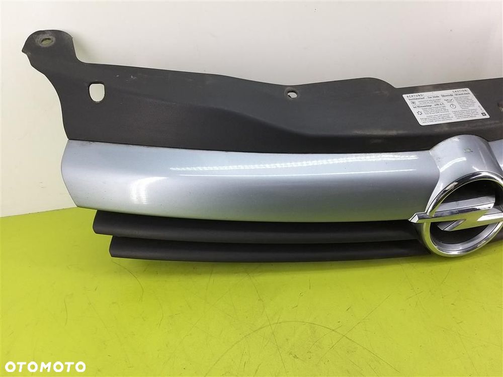 Atrapa Grill ZNACZEK Opel Astra III H 2004-2013 461088395 13108463 LAK:Z163 - 9