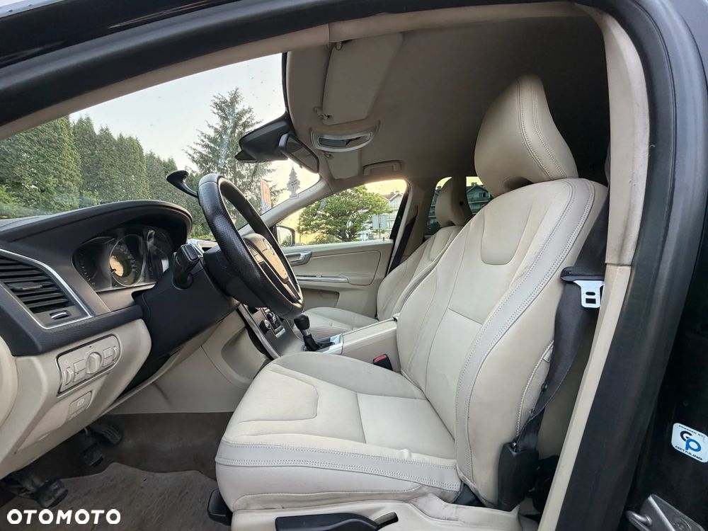 Volvo XC 60 D4 Momentum - 16