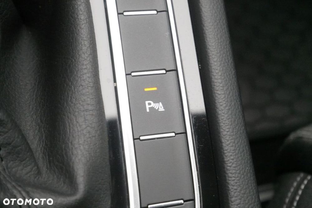 Volkswagen Passat 2.0 TSI Business DSG - 19