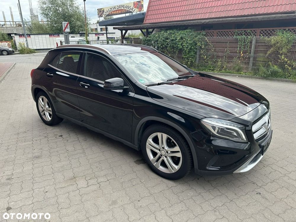 Mercedes-Benz GLA - 2