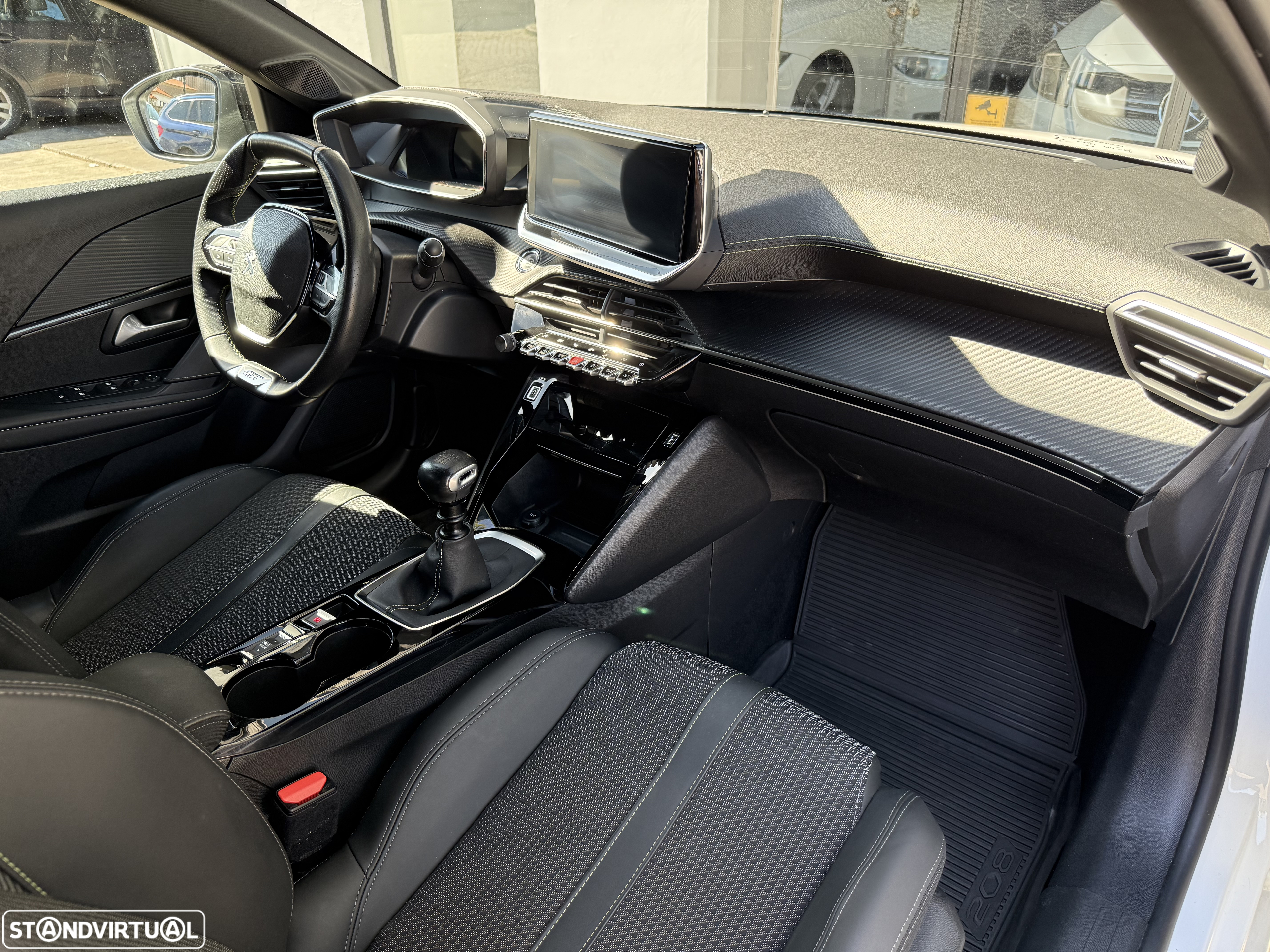 Peugeot 208 1.2 PureTech GT - 17