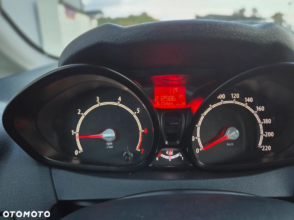 Ford Fiesta 1.25 Champions Edition - 24