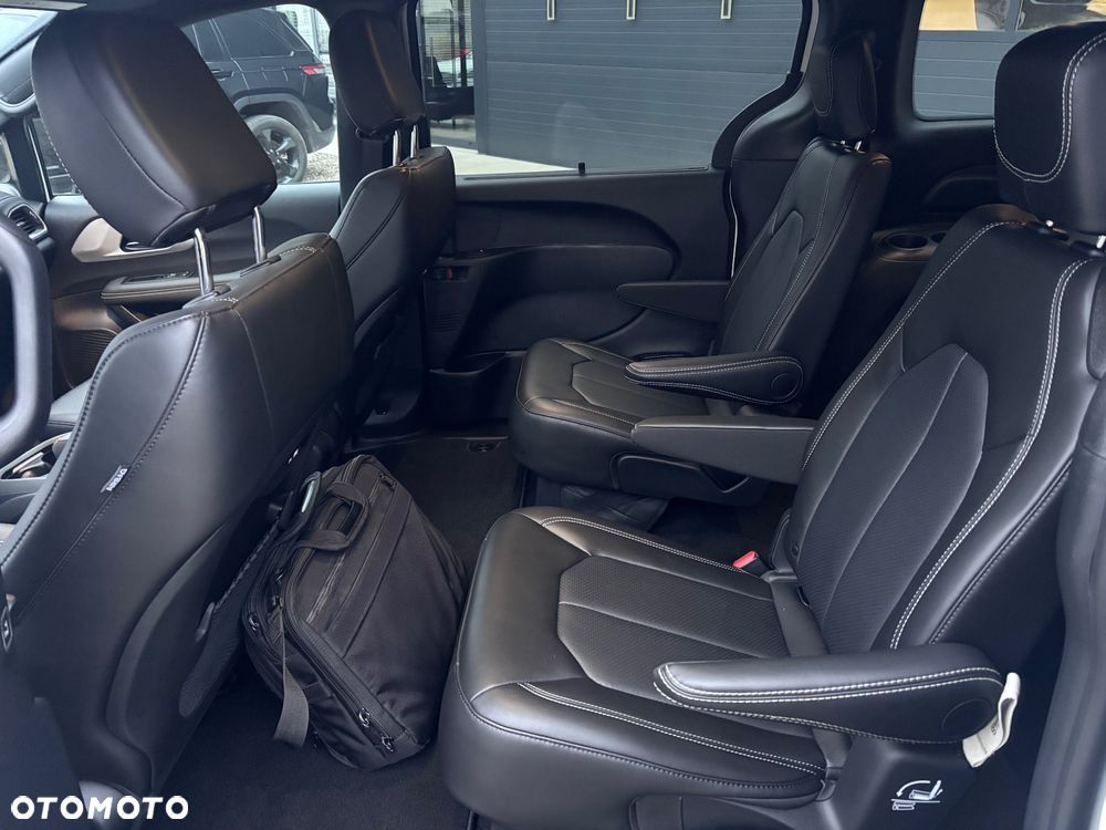 Chrysler Pacifica - 18