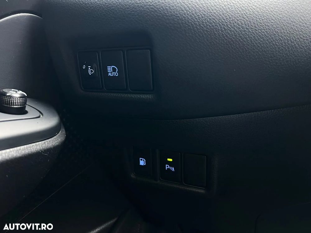 Toyota C-HR 1.8 HSD 4x2 CVT C-ult - 28
