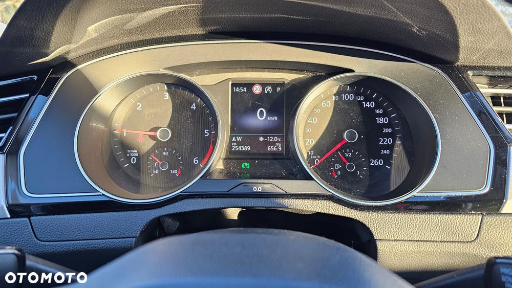 Volkswagen Passat - 23