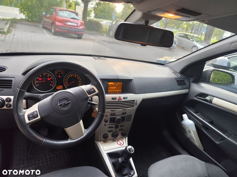 Opel Astra 1.6 - 8