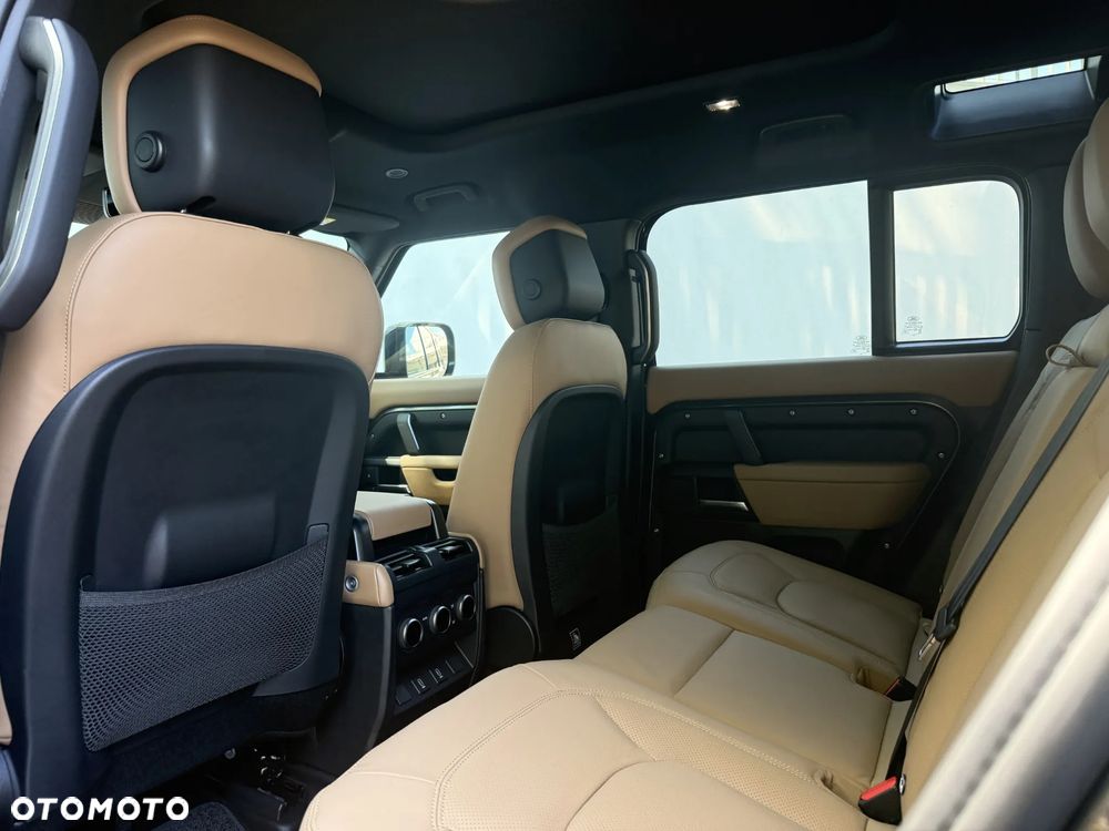 Land Rover Defender 110 D350 X-Dynamic HSE - 9
