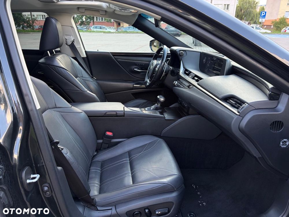Lexus ES 300h Prestige - 19