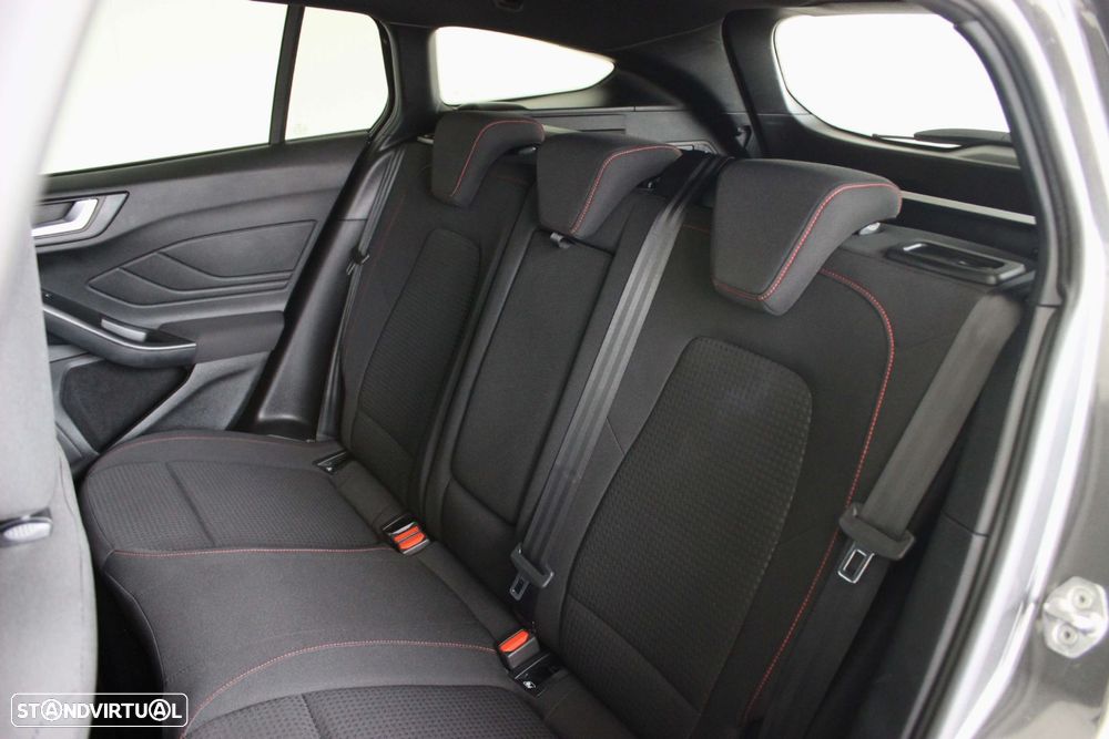 Ford Focus SW 1.0 EcoBoost MHEV ST-Line X Aut. - 43