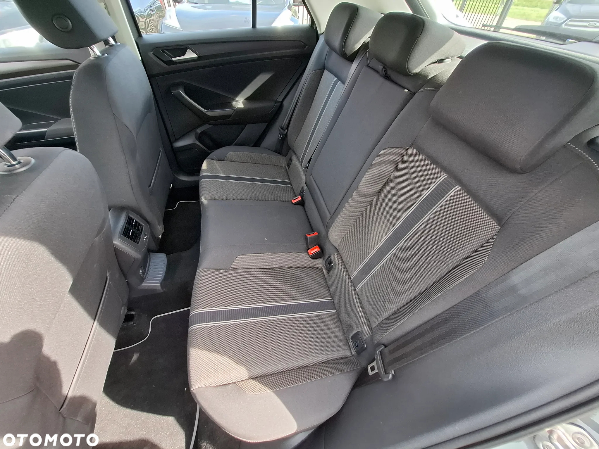 Volkswagen T-Roc 1.6 TDI SCR - 14