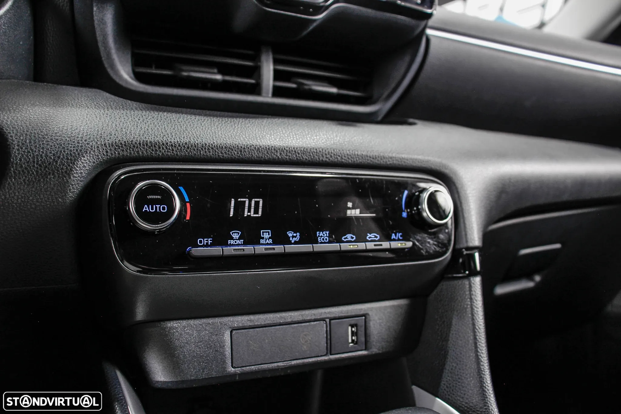 Toyota Yaris 1.5 HDF Comfort Plus - 41