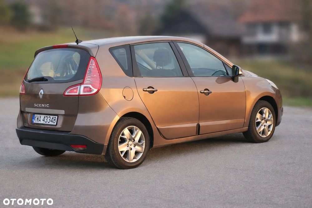 Renault Scenic 1.6 16V 110 TomTom Edition - 1