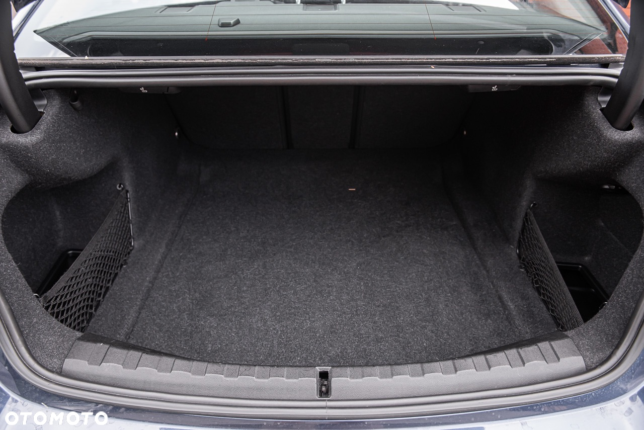BMW Seria 3 320d M Sport - 27