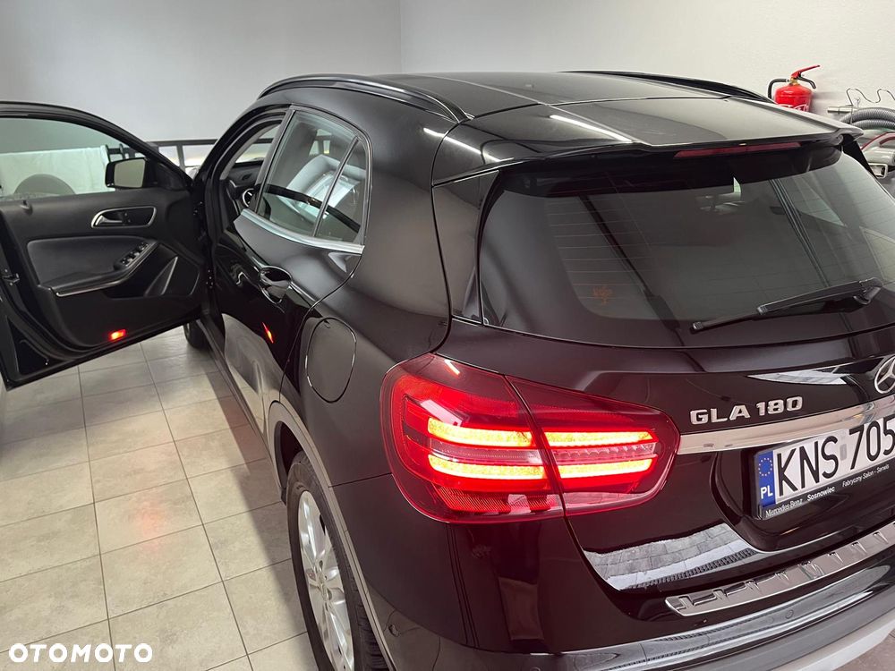 Mercedes-Benz GLA 180 7G-DCT Style - 10