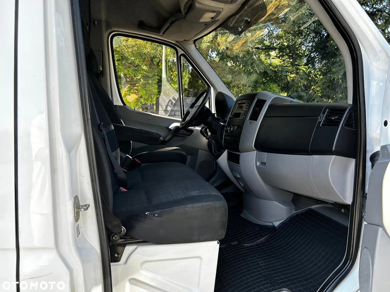 Mercedes-Benz Sprinter - 14