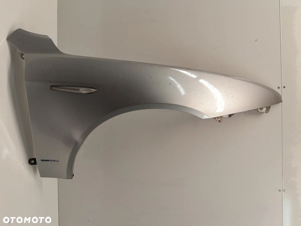 Alfa Romeo 159 błotnik PRAWY PRZEDNI PRZOD 565/A SREBRNY POSIADA WGNIECENIE - 1