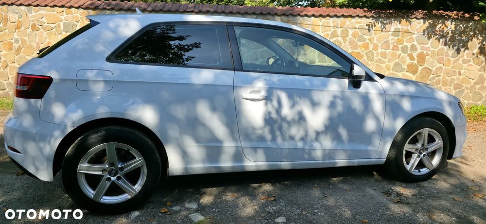 Audi A3 1.6 TDI (clean diesel) S tronic Ambiente - 13