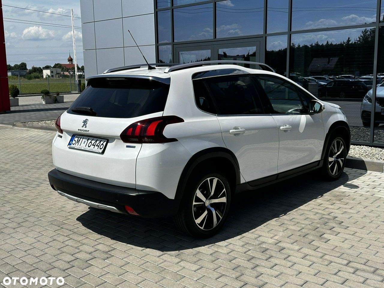 Peugeot 2008 1.2 Pure Tech Allure S&S - 6