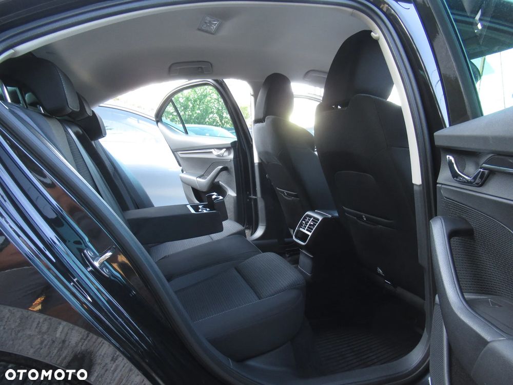 Skoda Octavia 1.5 TSI ACT Ambition - 8