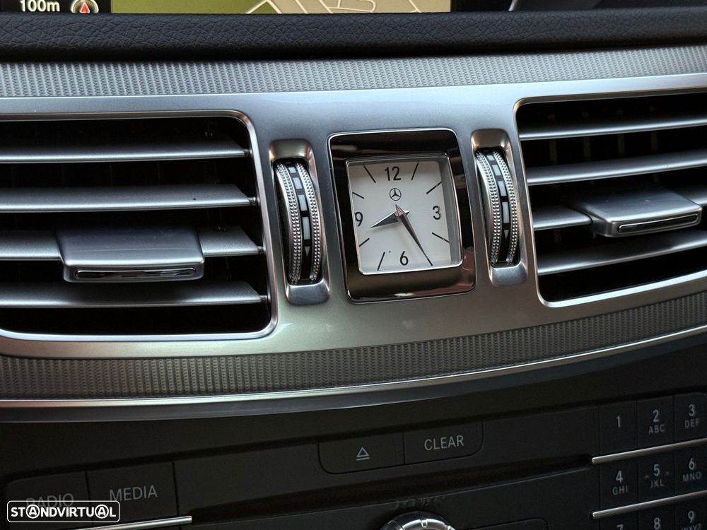 Mercedes-Benz E 300 BLUETEC Hybrid Avantgarde - 19