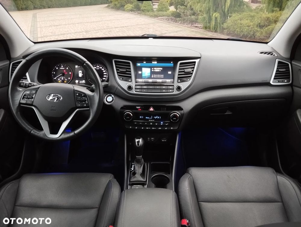 Hyundai Tucson 2.0 CRDI 4WD Automatik Premium - 24