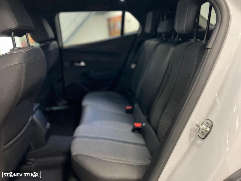 Peugeot 2008 1.2 Hybrid Allure e-DCS6 - 12