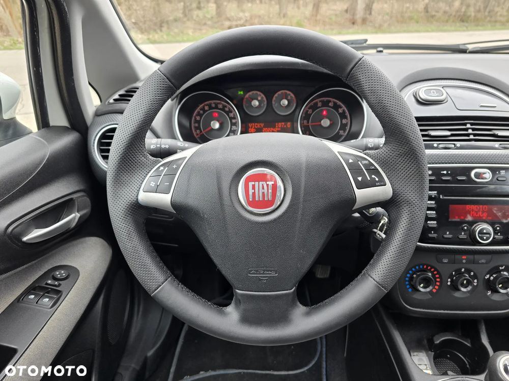 Fiat Punto Evo ver-1-4-16v-dynamic - 26