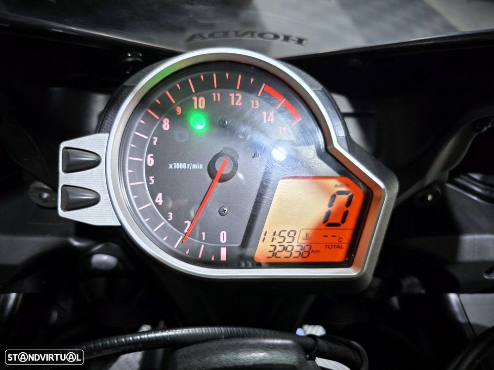 Honda CBR 1000 RR Fireblade - 13
