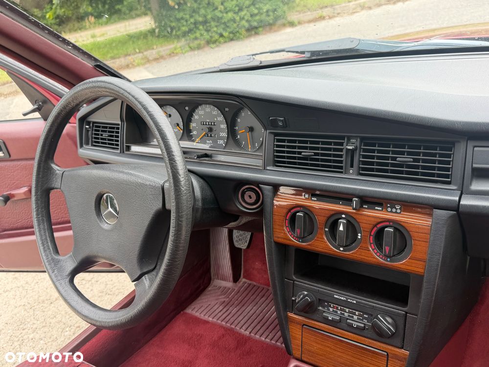 Mercedes-Benz W201 (190) - 15
