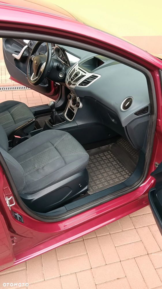 Ford Fiesta 1.4 Champions Edition - 11