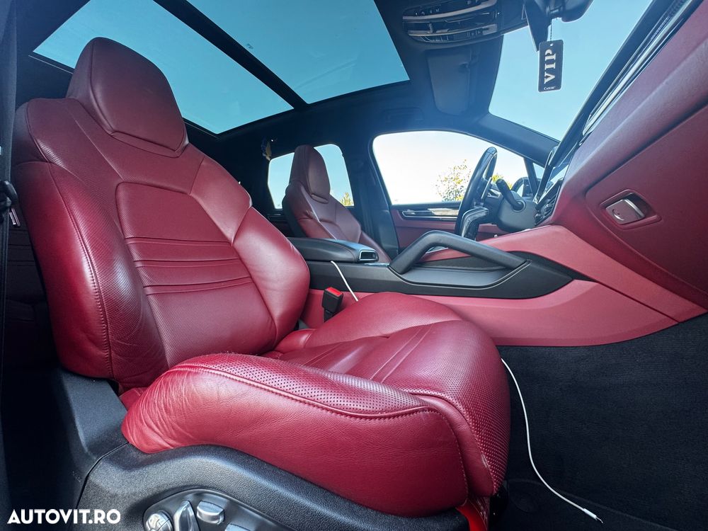 Porsche Cayenne Tiptronic S Platinum Edition - 37