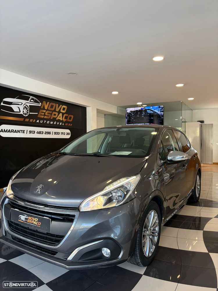 Peugeot 208 PureTech 82 Style - 1