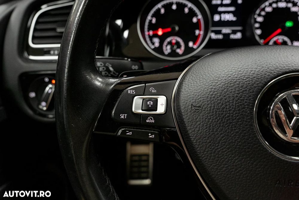 Volkswagen Golf 1.5 TSI ACT DSG Sound - 37