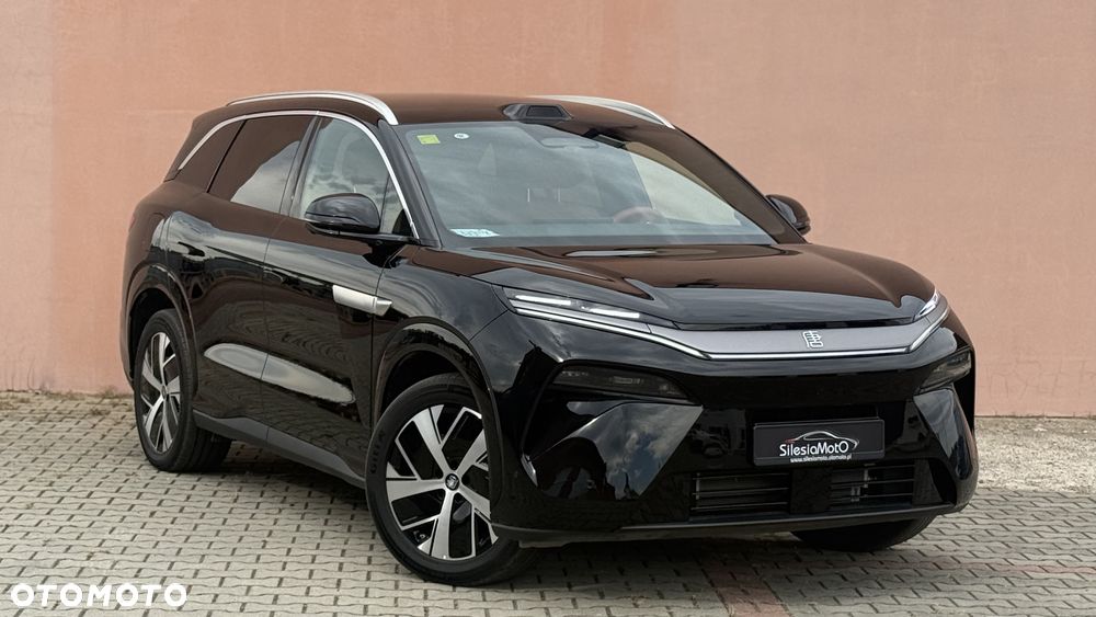 BYD Tang L