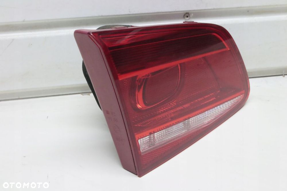 lampa klapy VW Passat B7 sedan - 7