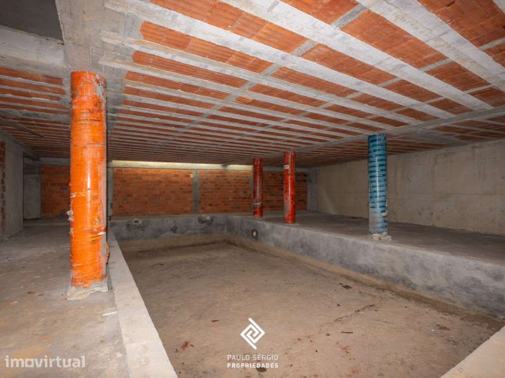 Loja Mafamude - Vila Nova de Gaia - com 578,50m2 - Grande imagem: 2/7