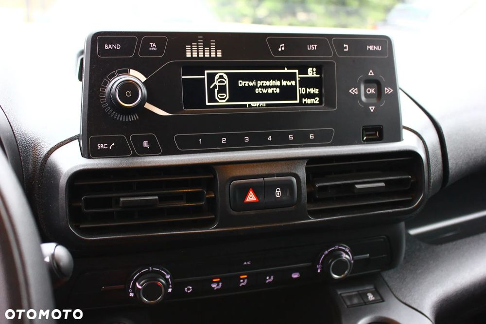 Toyota Proace City CHŁODNIA 1.5D-4D 102KM LONG L2 3 Osobowy - 28