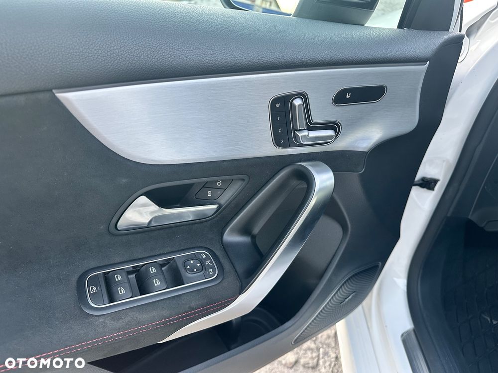 Mercedes-Benz Klasa A 250 4-Matic AMG Line - 23