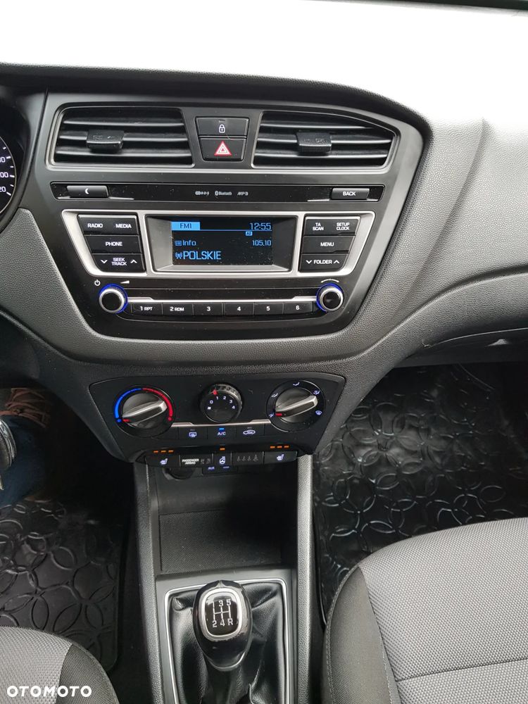 Hyundai i20 blue 1.2 Trend - 29