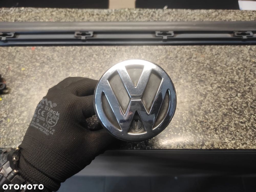 ZAMEK KLAMKA EMBLEMAT LOGO KLAPY TYLNEJ VW BORA 1J5827469 SPRAWNY GWARANCJA WYSYŁKA !!! - 1