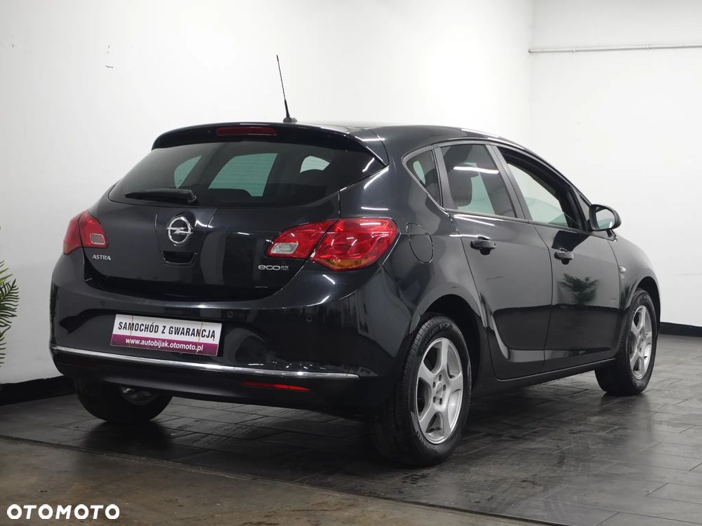 Opel Astra 1.4 150 Jahre - 8