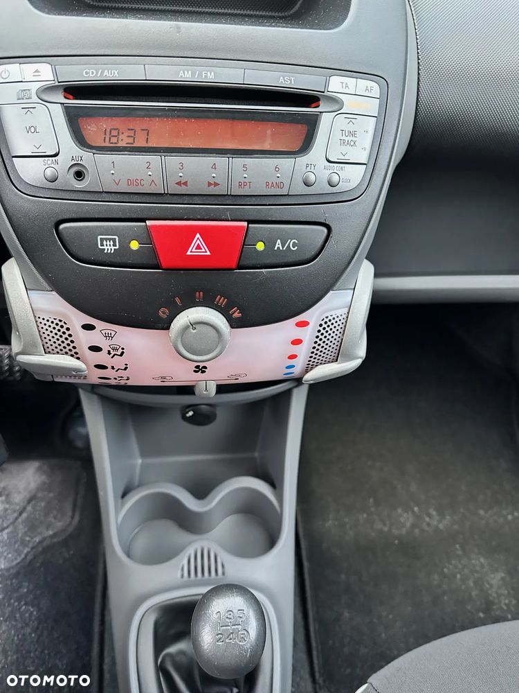 Peugeot 107 70 Urban Move - 9