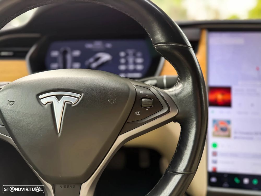 Tesla Model S Long Range - 21