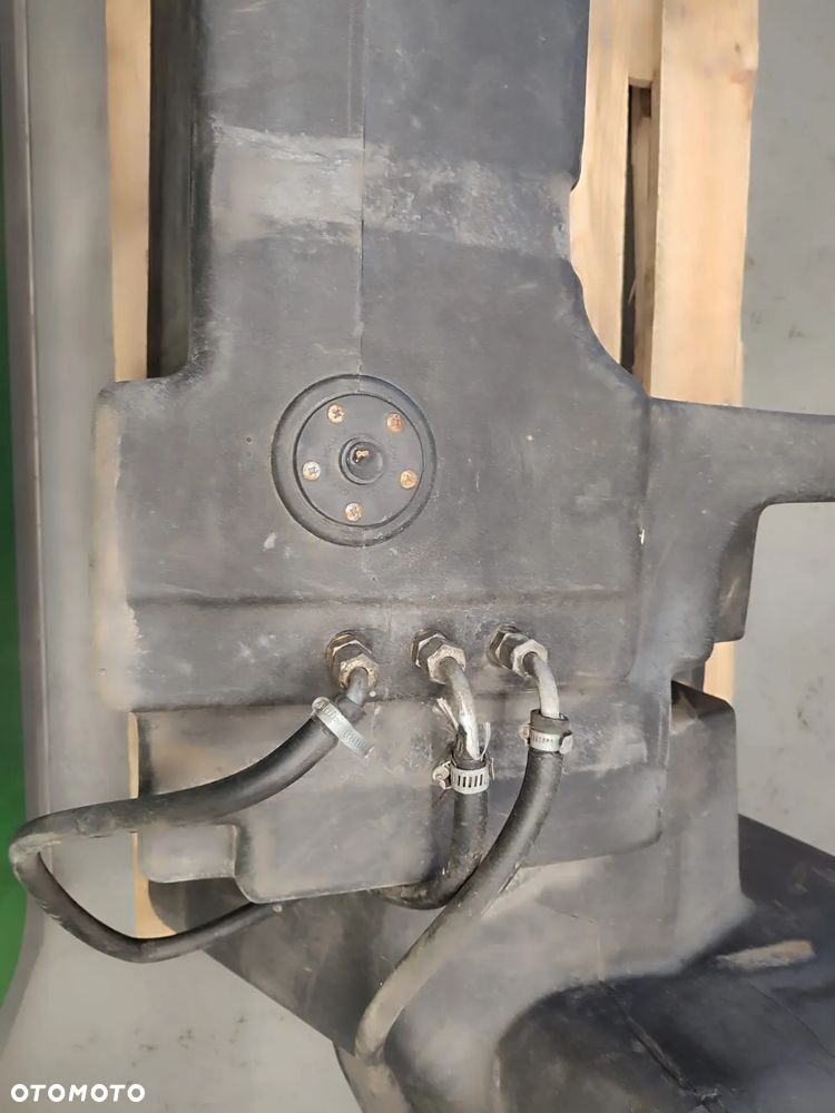 Zbiornik paliwa V36321500 Valtra N121 - 9
