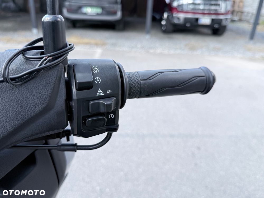 Yamaha NMAX - 5