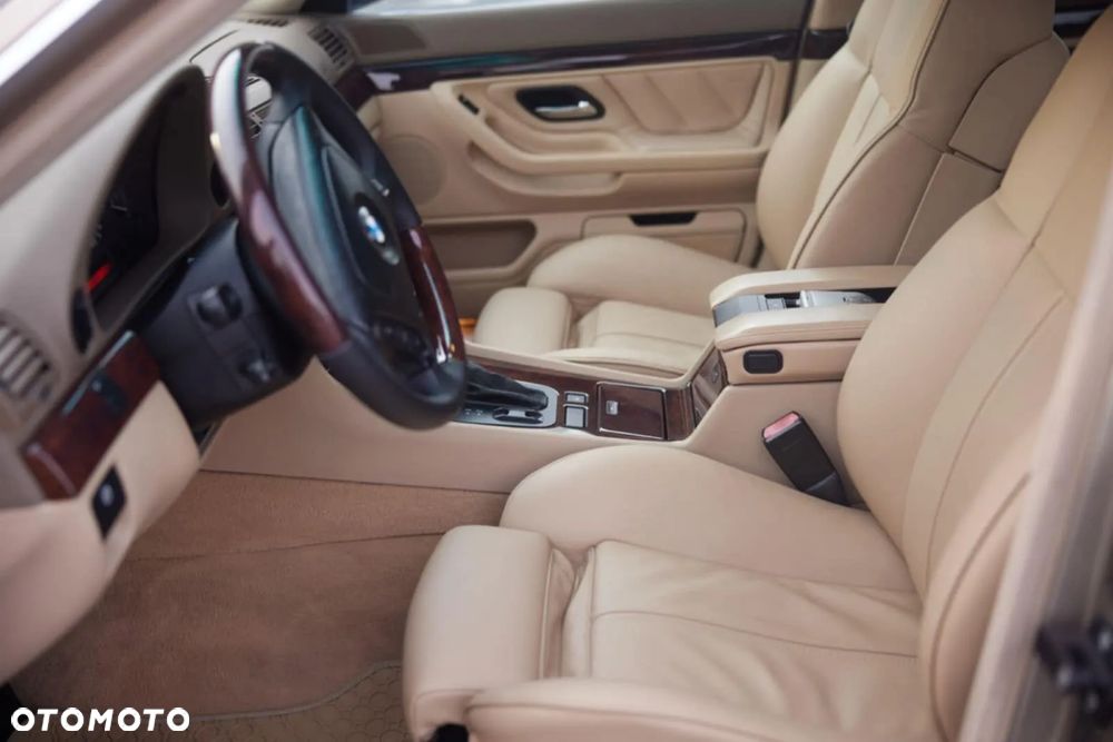 BMW Seria 7 - 20