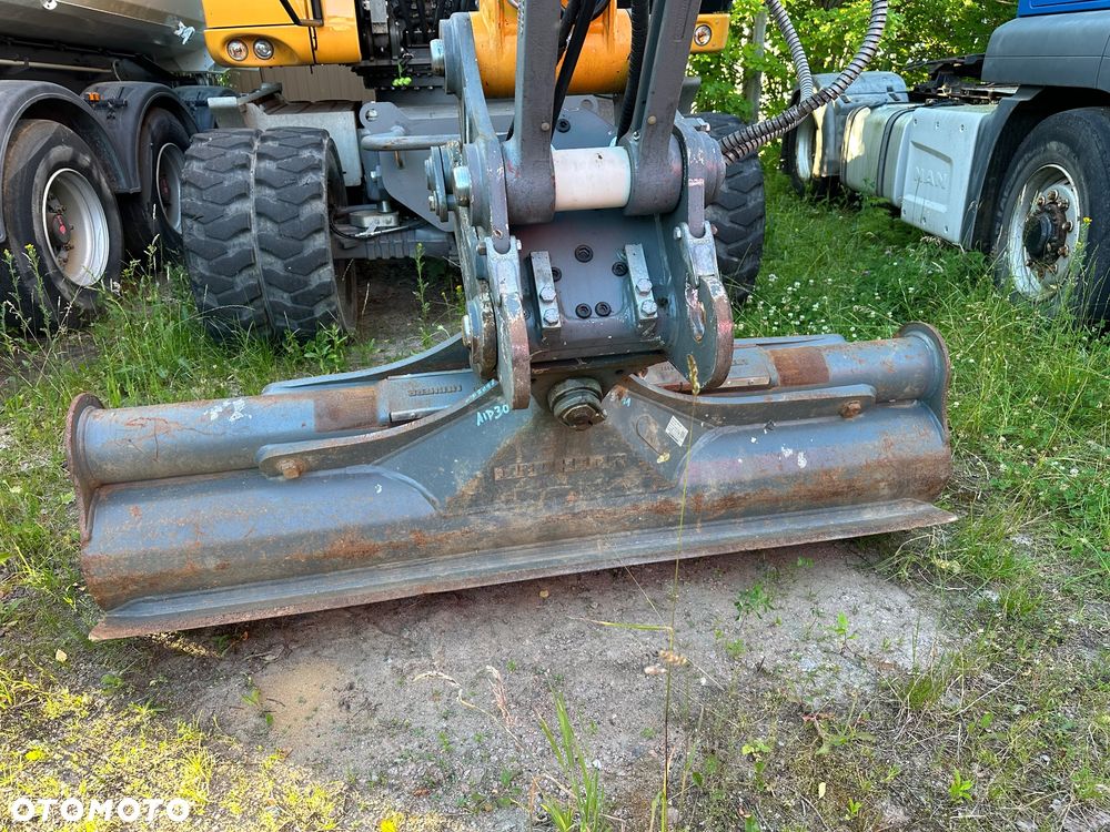 Liebherr 913 - 17
