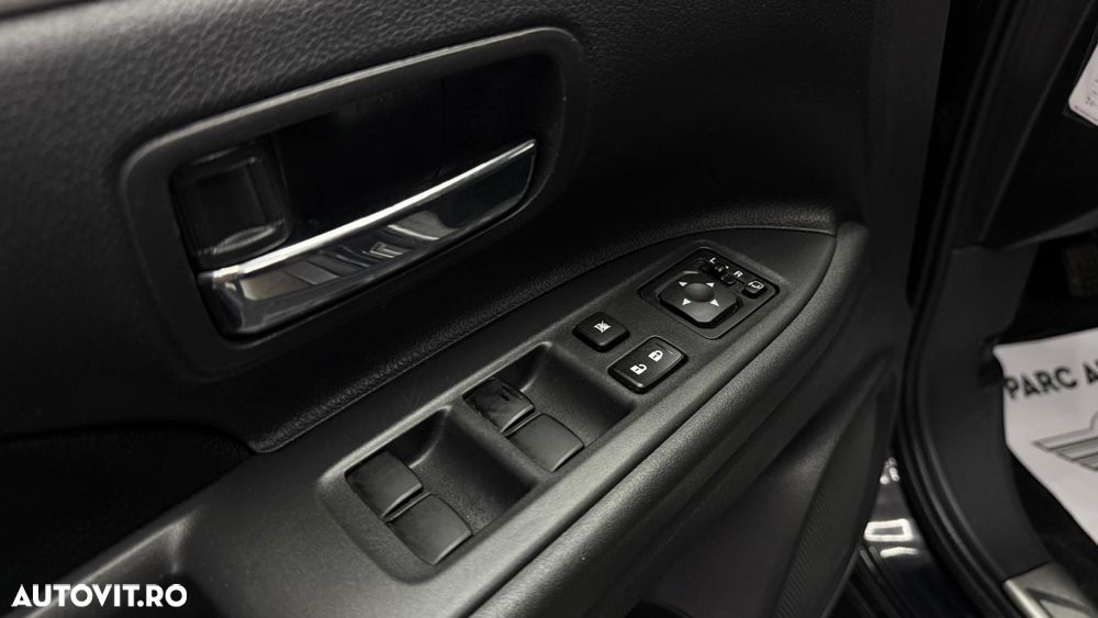 Mitsubishi Outlander 2.0 4WD - 28